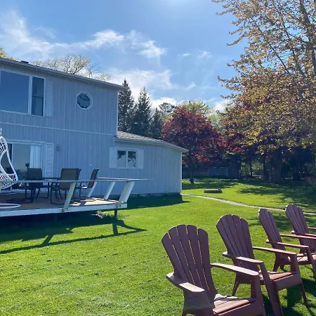 Entire Waterfront Cottage In Carrying Place Exterior photo